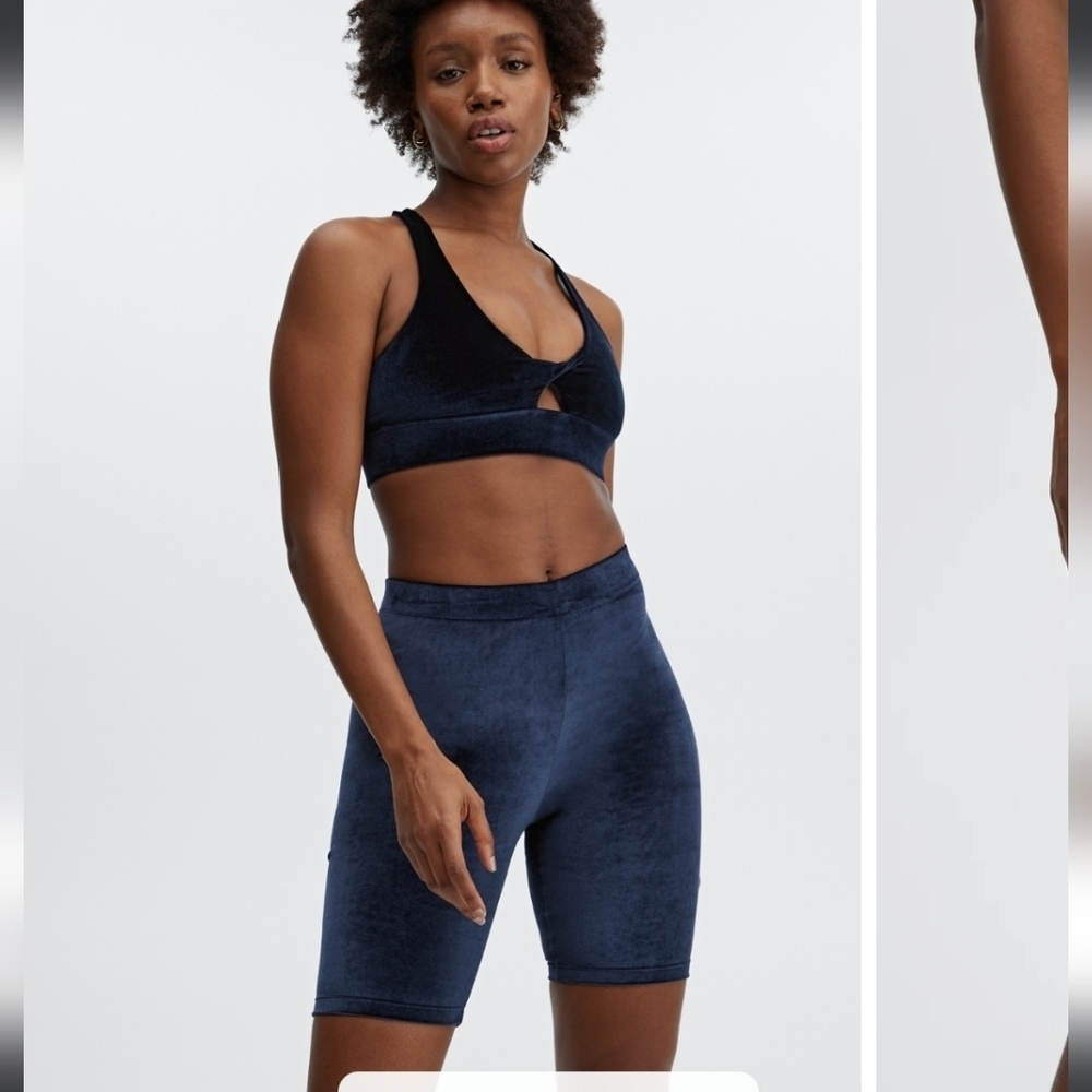 NEW Fabletics Deep Navy Velour Biker Shorts 9‎